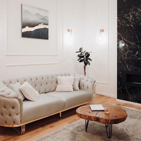 Fabulous And Fancy City Center Designer Apartment Kolozsvár Kültér fotó