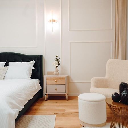 Fabulous And Fancy City Center Designer Apartment Kolozsvár Kültér fotó