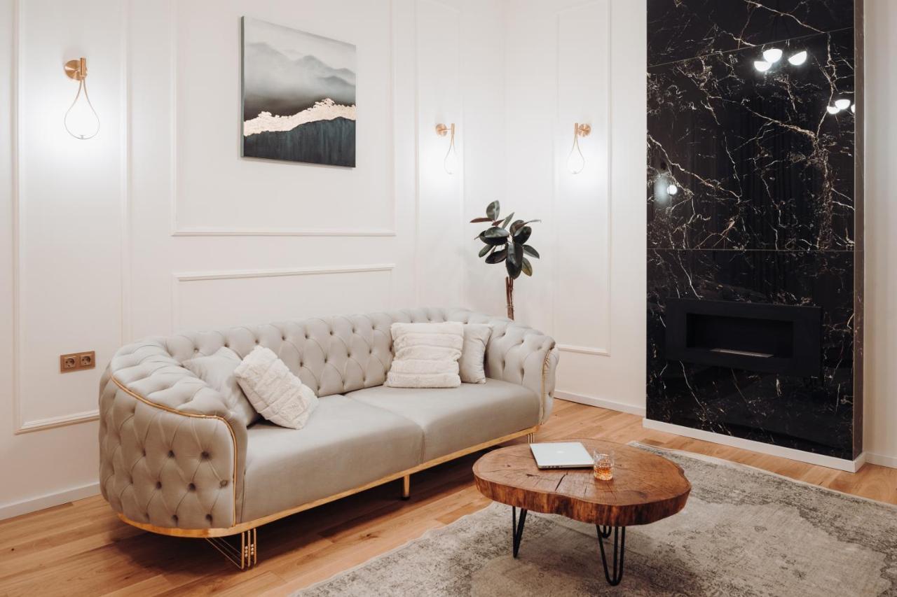 Fabulous And Fancy City Center Designer Apartment Kolozsvár Kültér fotó