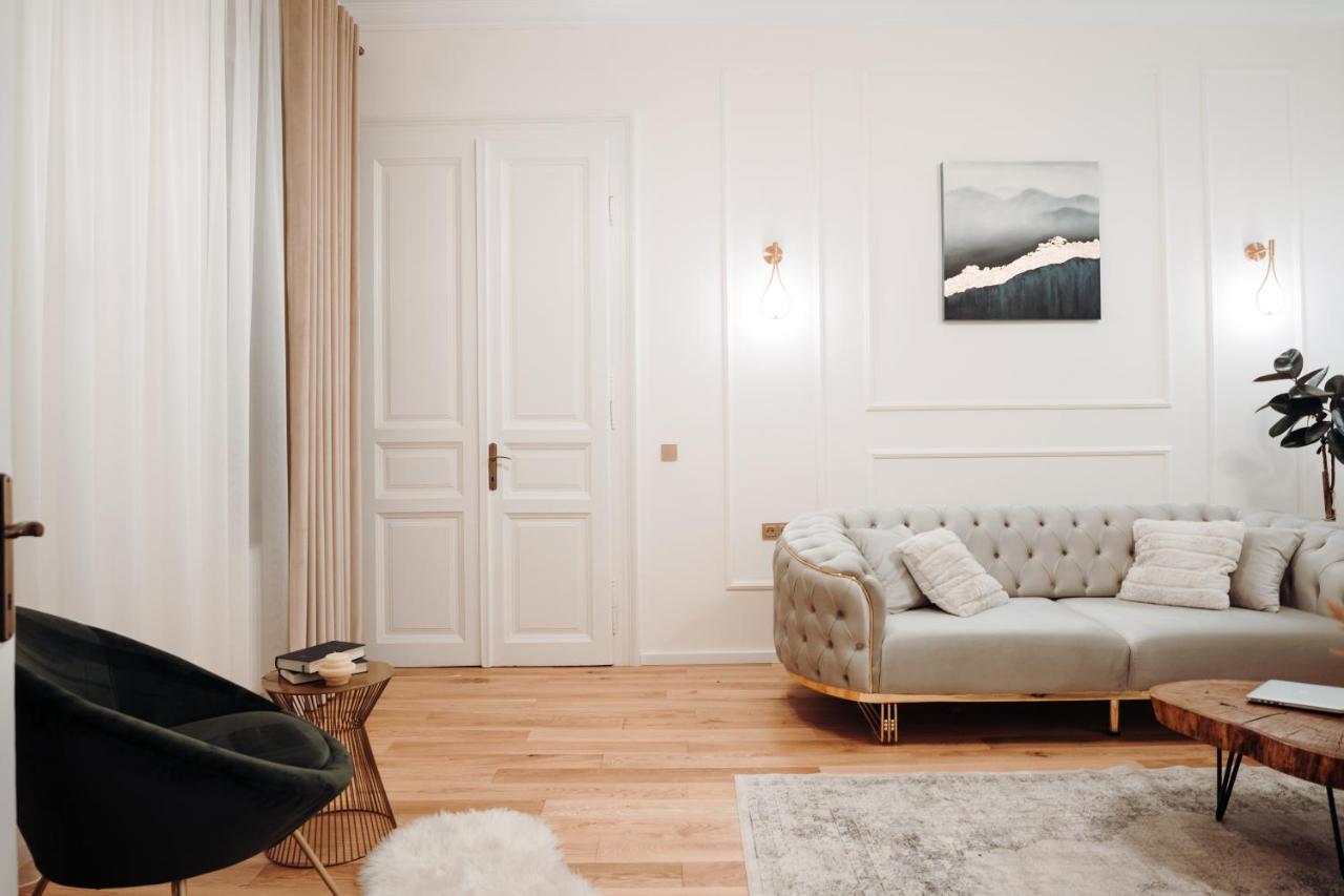 Fabulous And Fancy City Center Designer Apartment Kolozsvár Kültér fotó