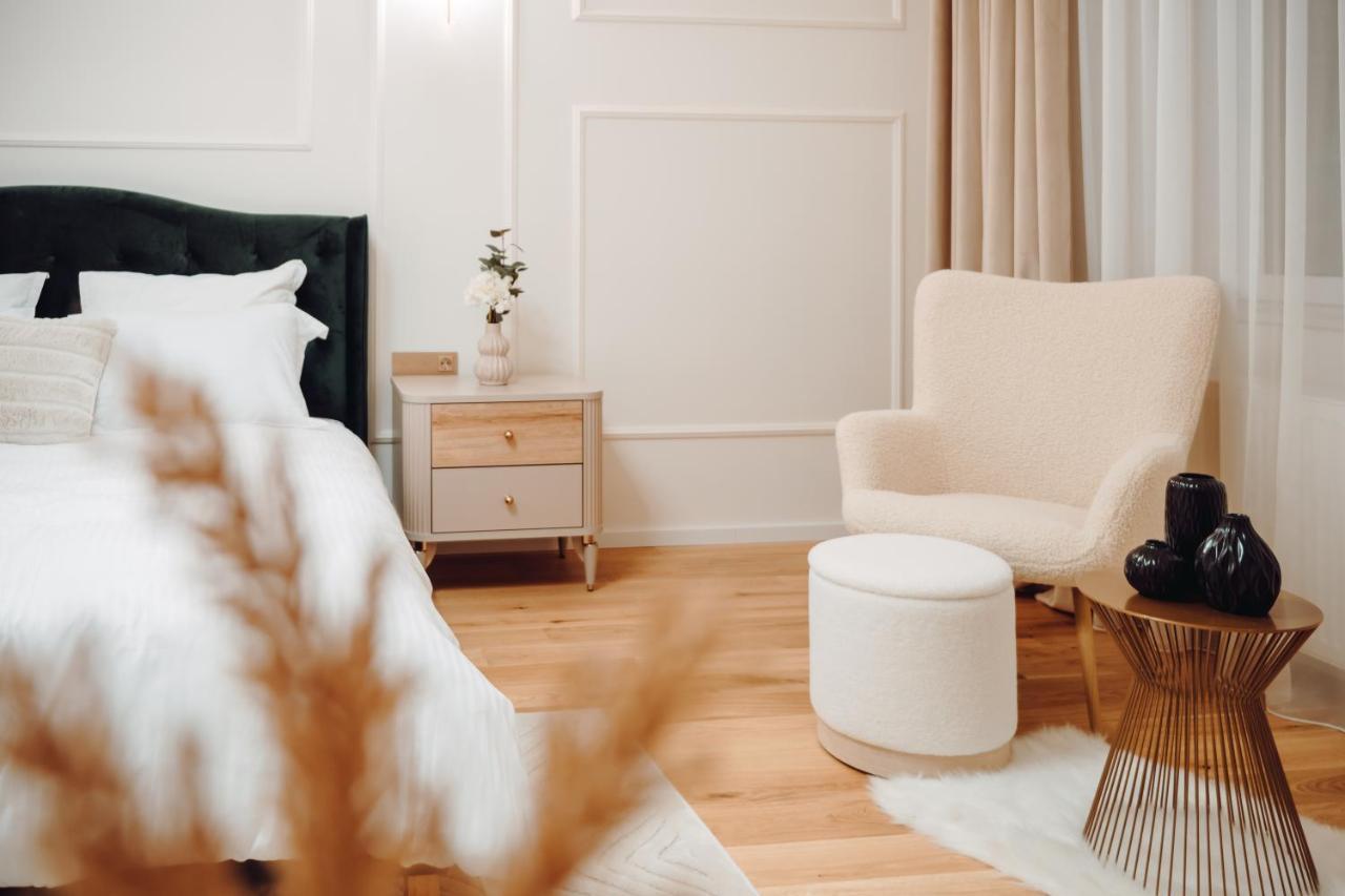 Fabulous And Fancy City Center Designer Apartment Kolozsvár Kültér fotó