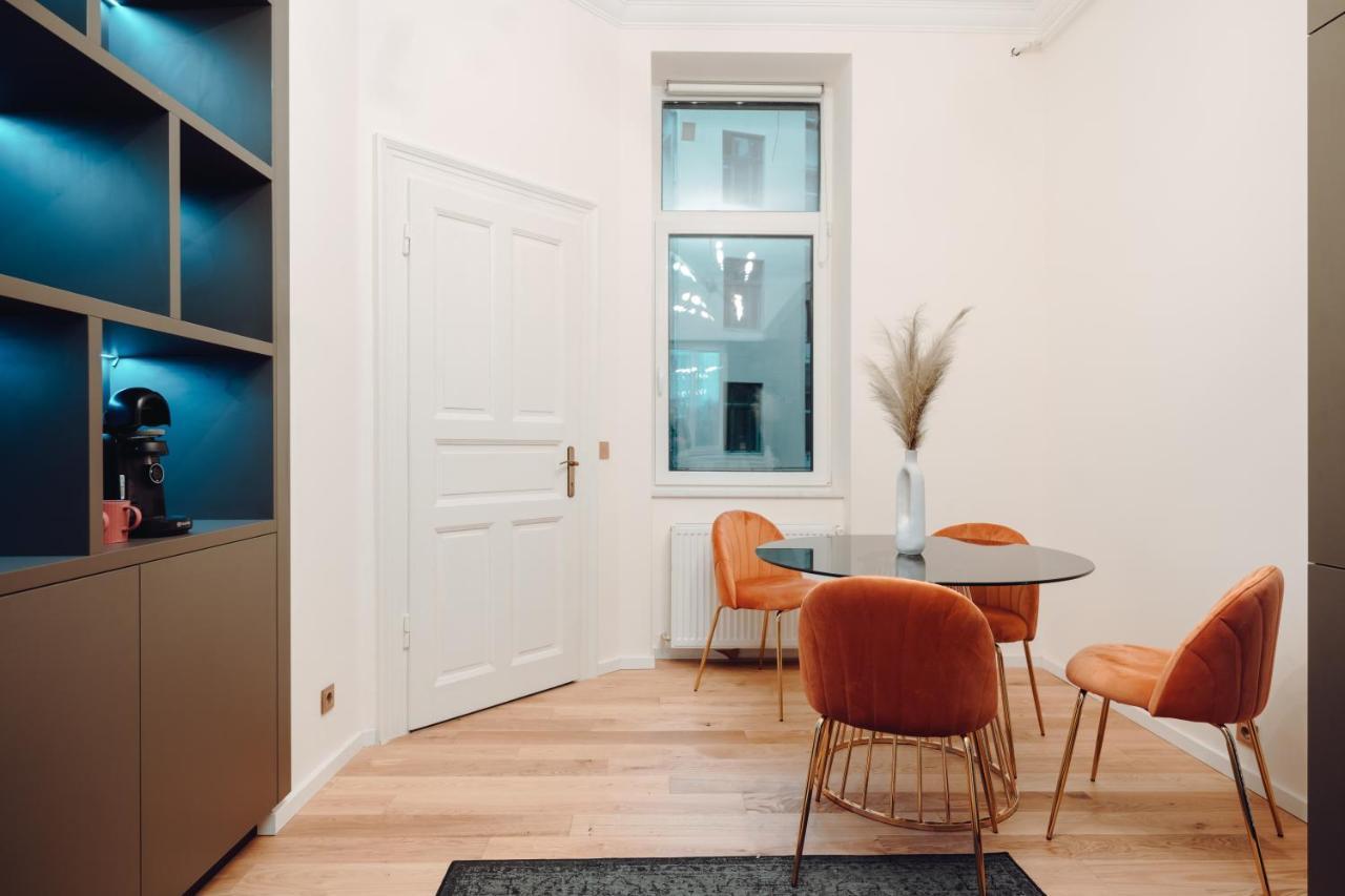 Fabulous And Fancy City Center Designer Apartment Kolozsvár Kültér fotó