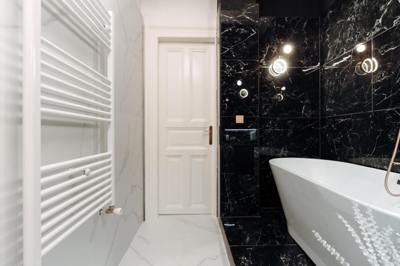 Fabulous And Fancy City Center Designer Apartment Kolozsvár Kültér fotó