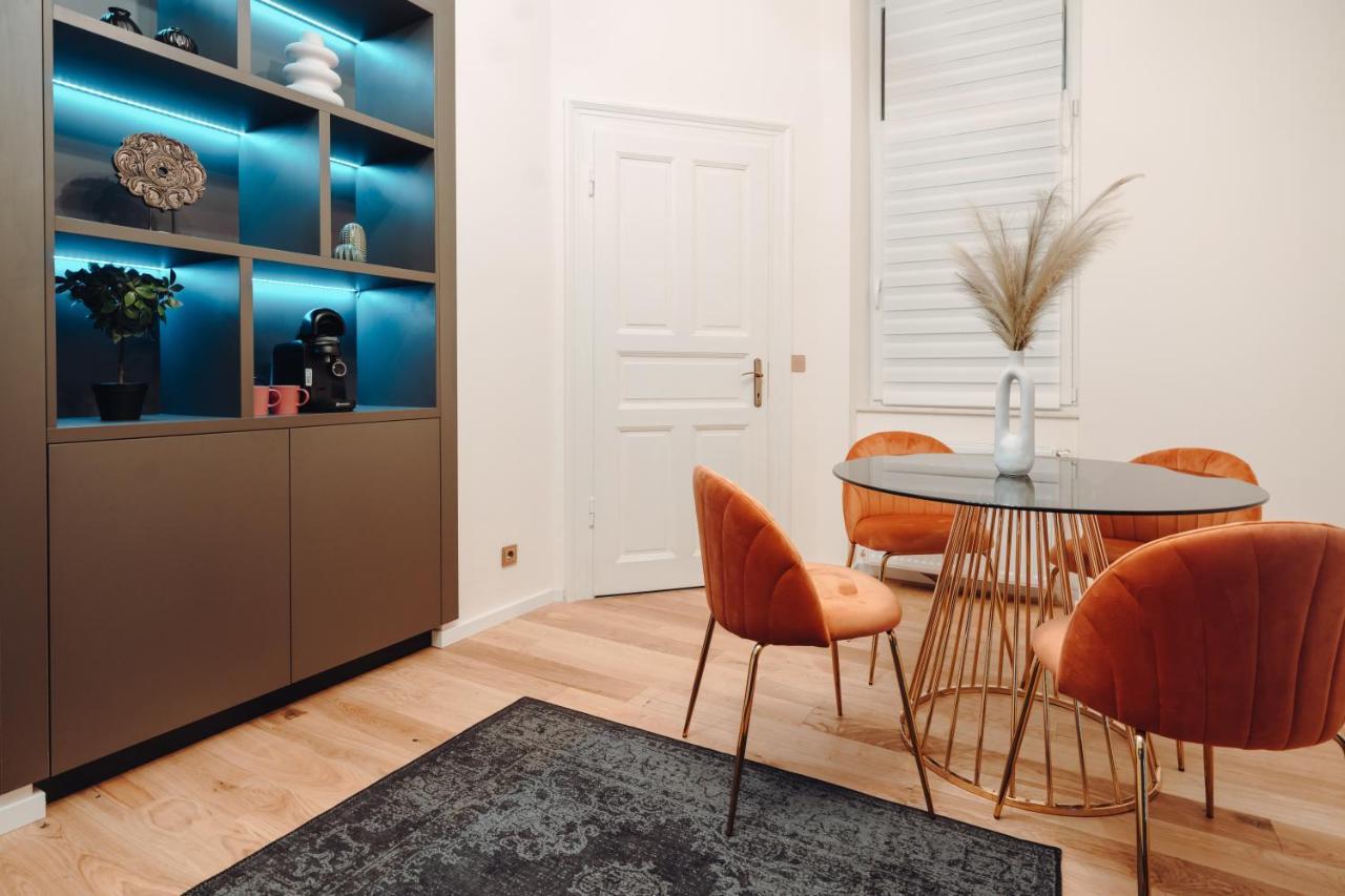 Fabulous And Fancy City Center Designer Apartment Kolozsvár Kültér fotó