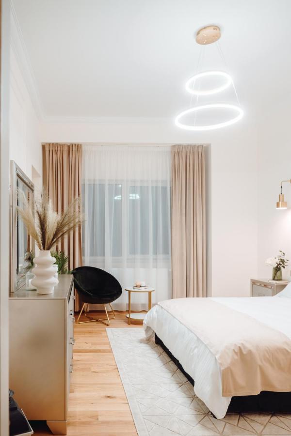 Fabulous And Fancy City Center Designer Apartment Kolozsvár Kültér fotó