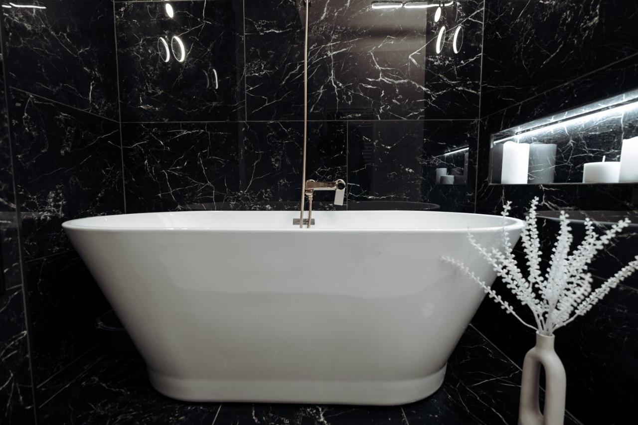 Fabulous And Fancy City Center Designer Apartment Kolozsvár Kültér fotó